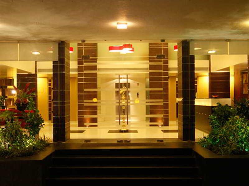Shree Panchratna Hotel 2*