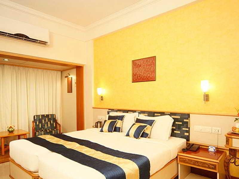 Shree Panchratna Hotel